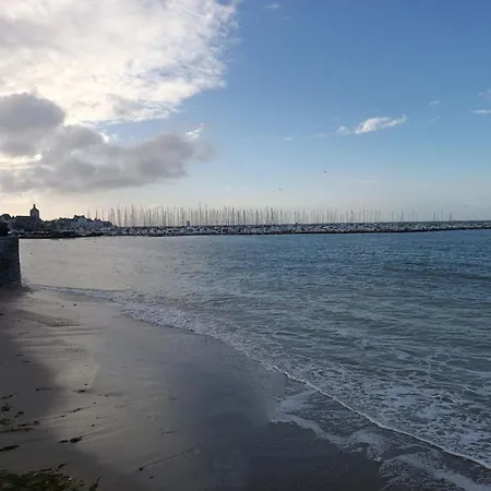 Maison Pour 6, Acces A Pied A La Plage, Au Port Et Au Village Holiday home *